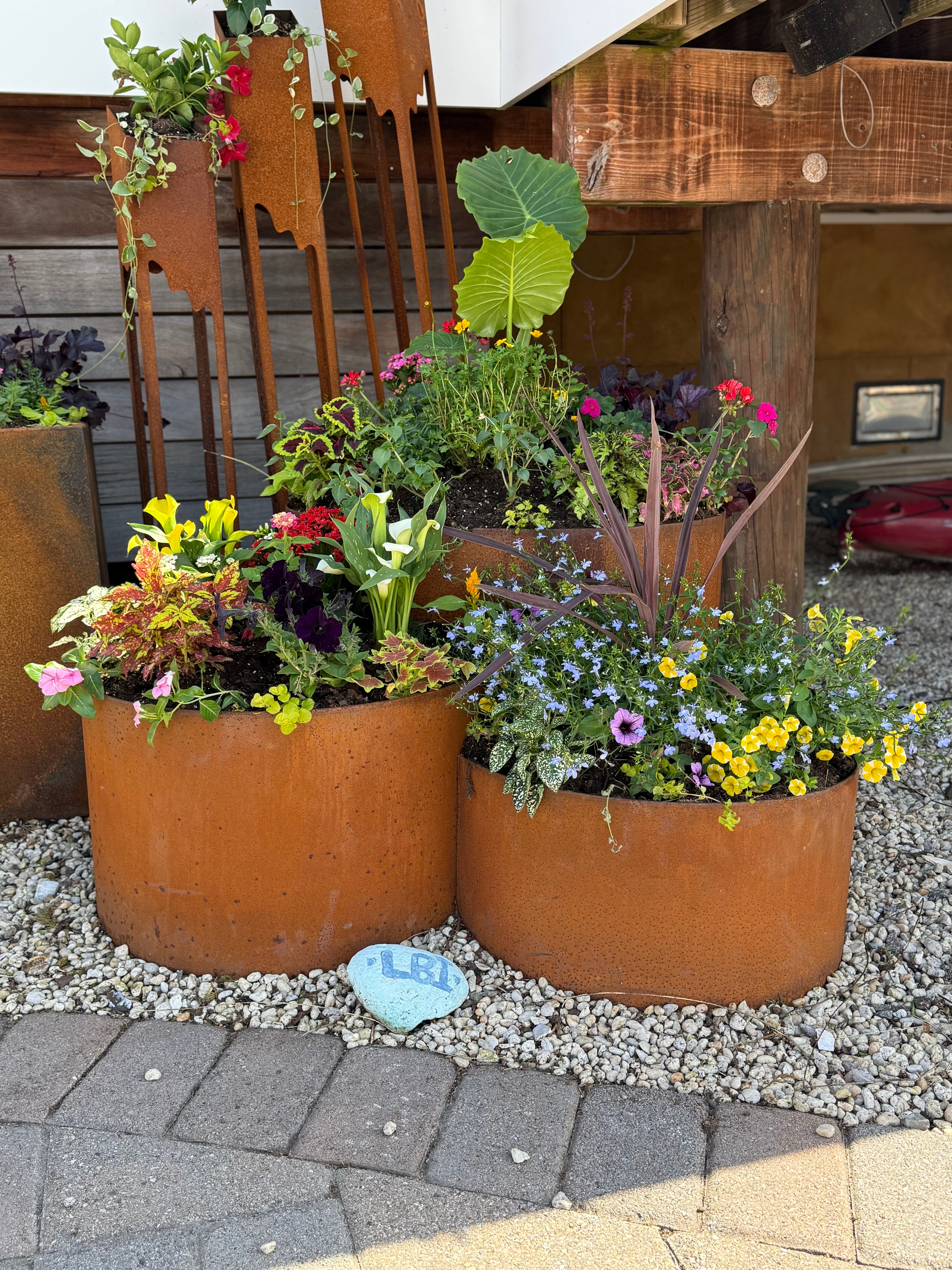 round planter with trellis 3 Tier Round Planter