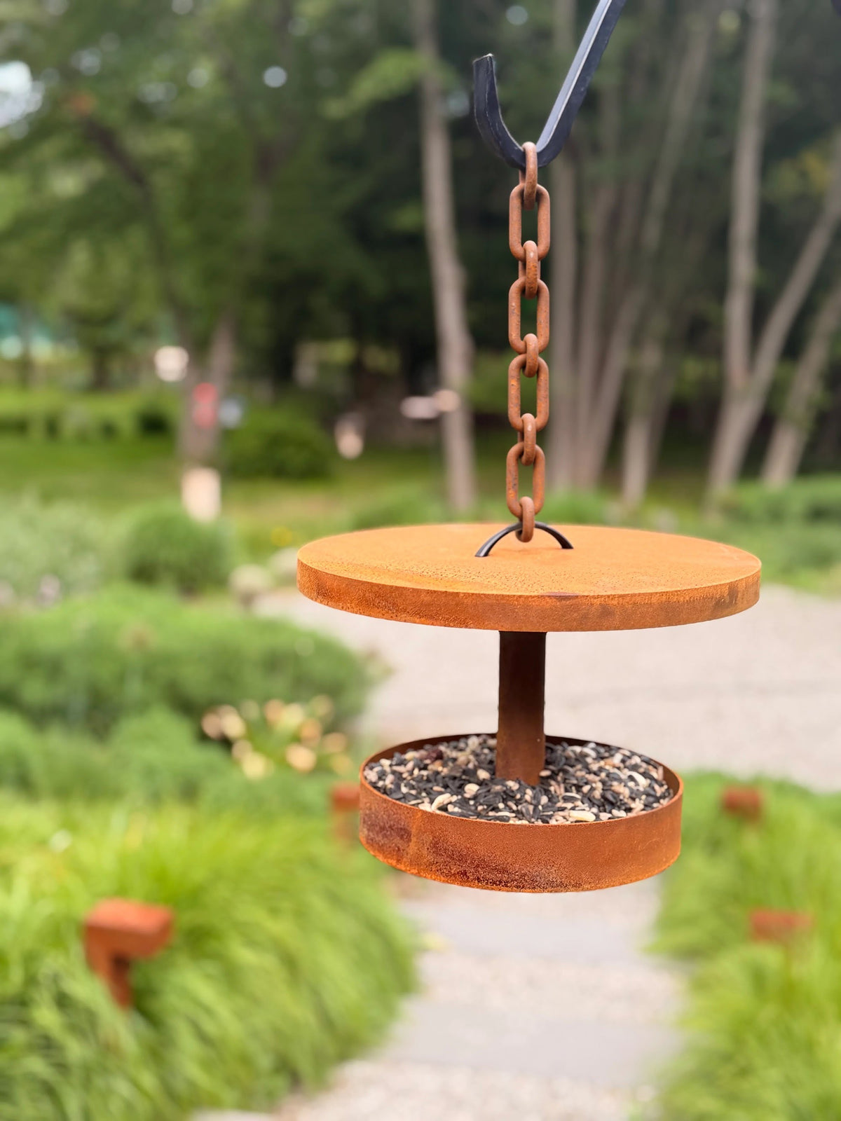 Curva Modern Bird Feeder