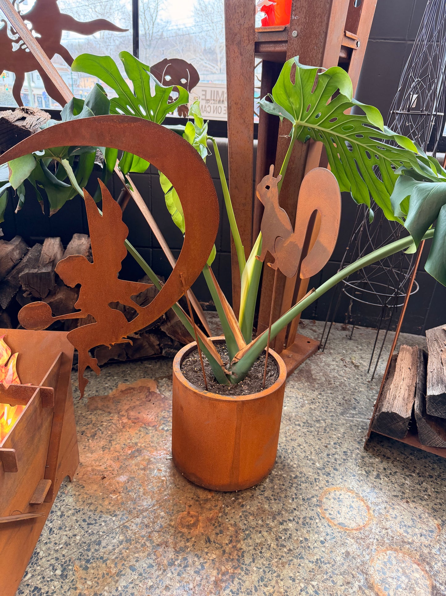 Round Corten Planter